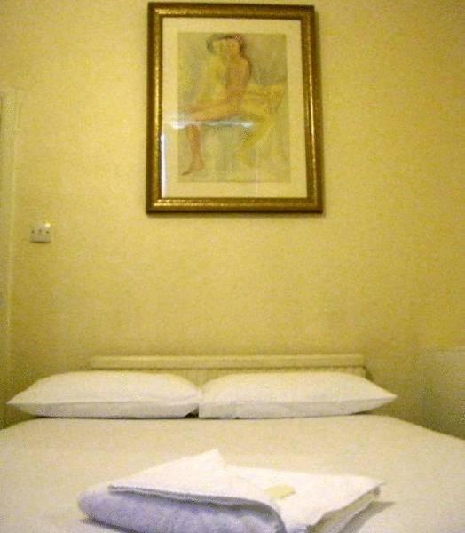 Fitzroy/Cosmo Hotel ロンドン 部屋 写真